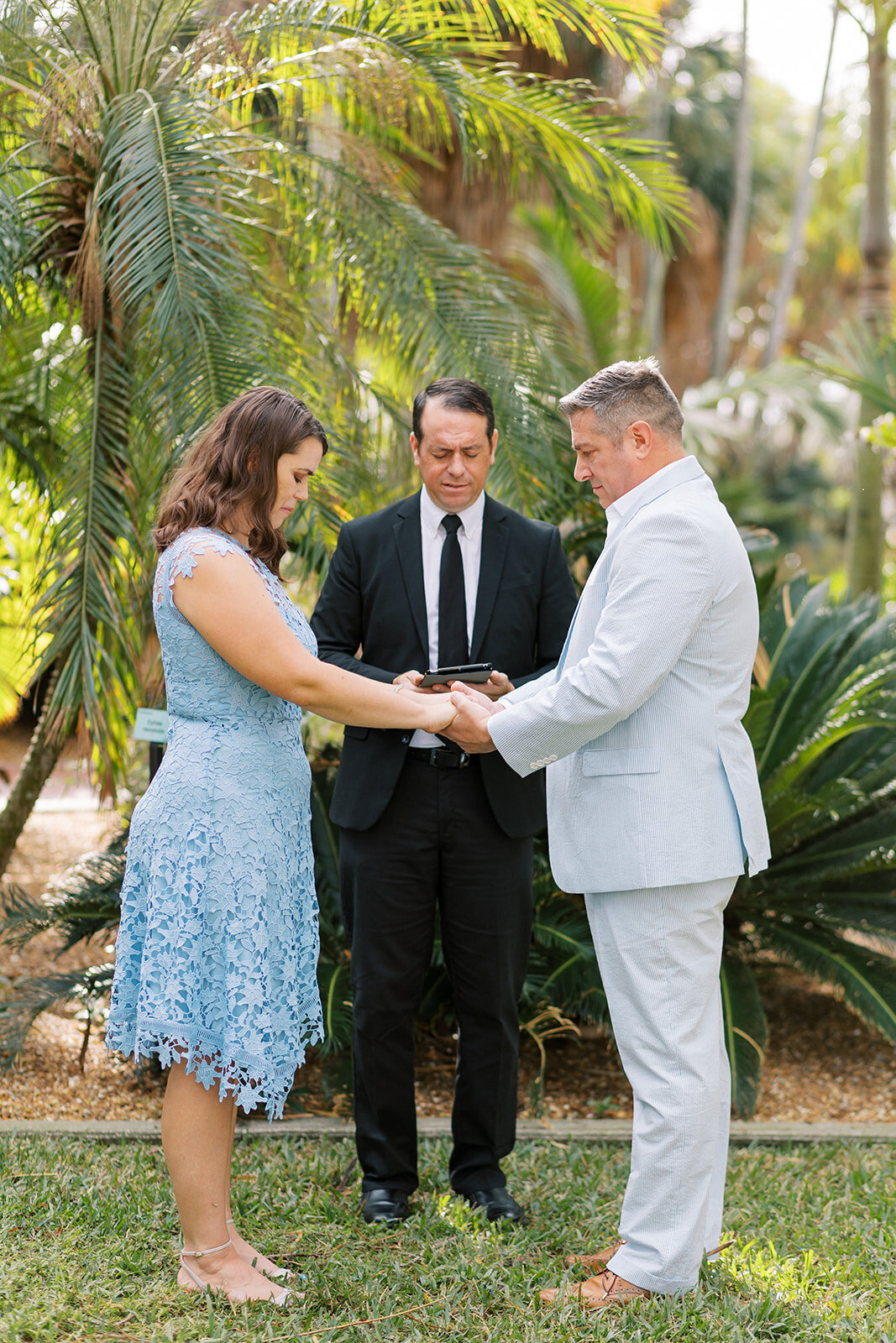 miranda-rose-photo-florida-park-elopement-gizella-kopsick-park-chantilly-chic-celebrations-25