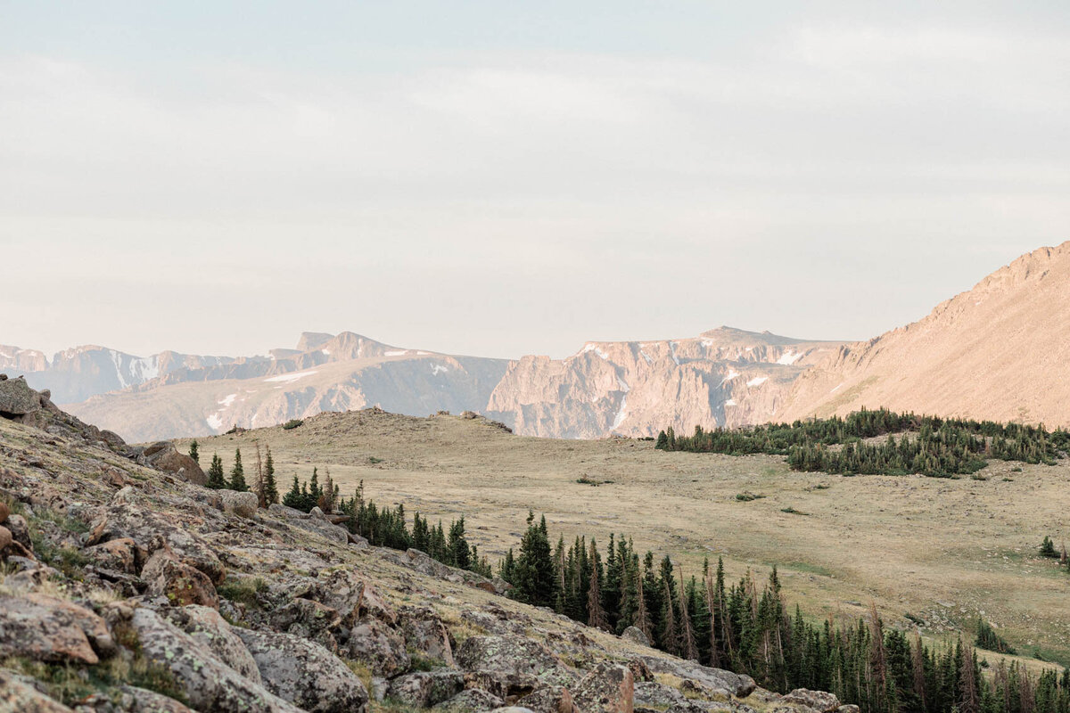 rocky_mountain_national_park_trail_ridge_road_summer_sunrise_elopement_by_colorado_wedding_photographer_diana_coulter-14