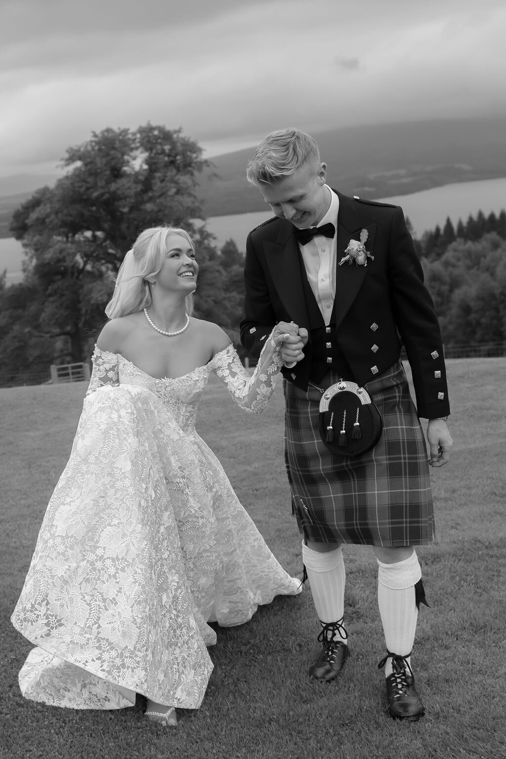 black-and-white-scottish-countryside-wedding-photography
