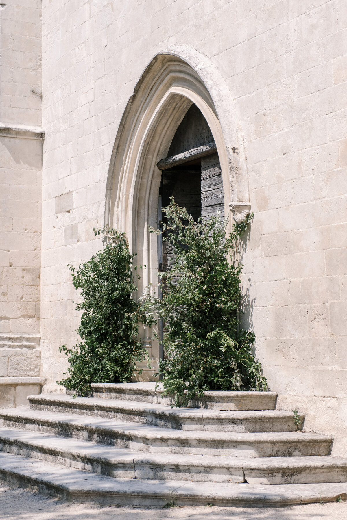 wedding church in menerbes provence