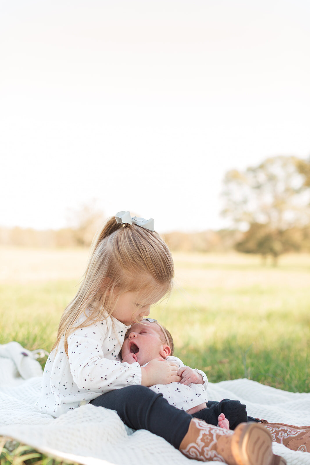 South Carolina newborn photographer captures real family moments