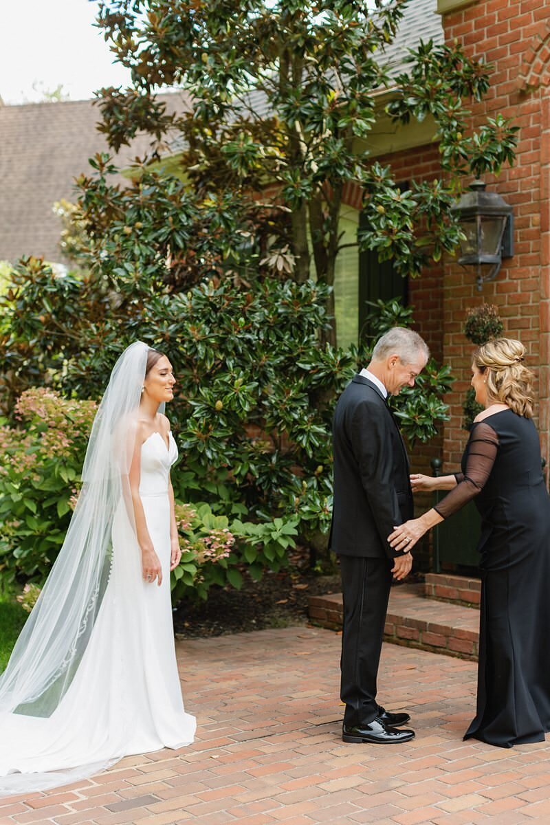 Classic Wedding at City Church of Evansville with Reception at ECC053