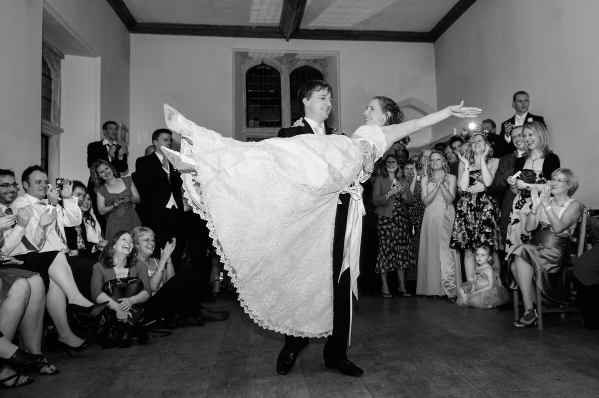 Notley-Abbey-wedding-photography-1113