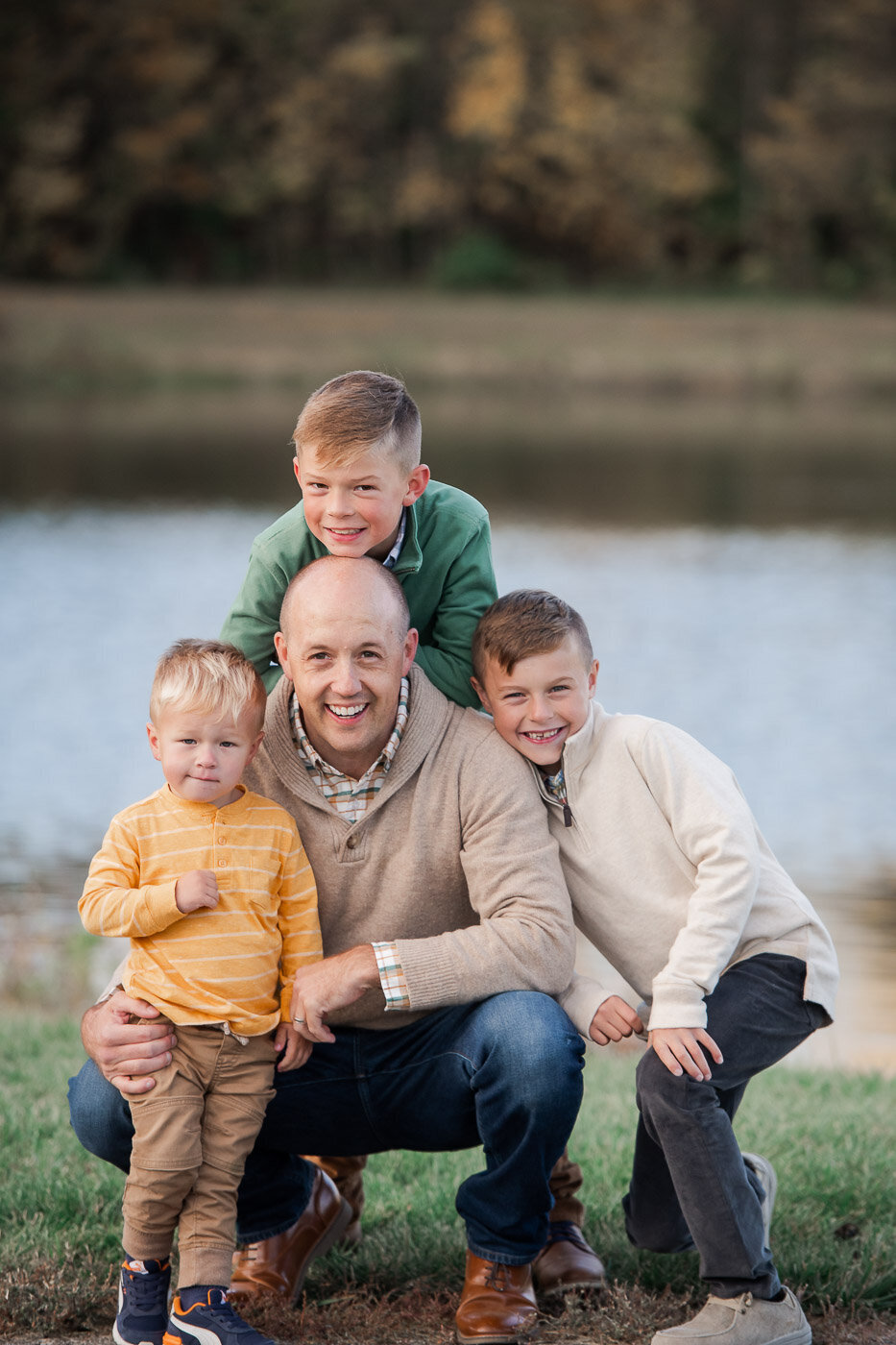 carmel-indiana-family-photographer-fall-pond-16