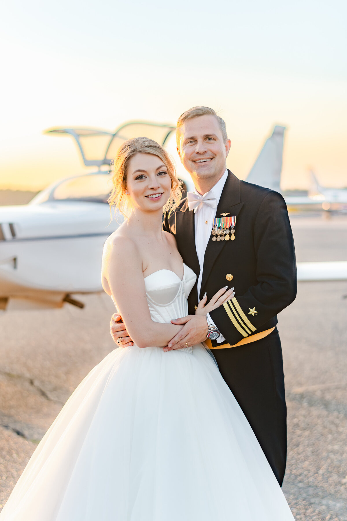 Merdian Mississippi Wedding at Key Bros Hanger _ Lauren Elliott Photography _ Sarah and TY-906