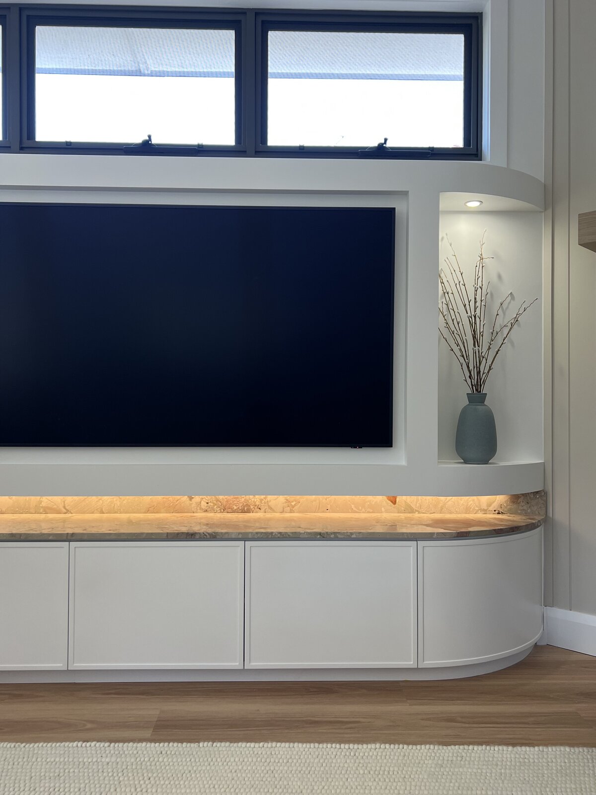 custom tv joiery studio rae