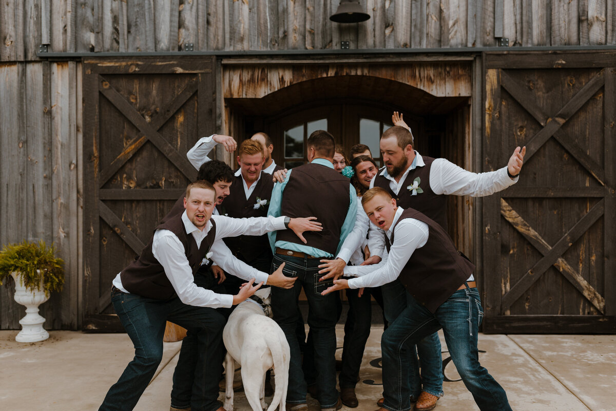 colorado-wedding-photographer-in-soddy-daisy-tennessee-at-mountain-heights-venue-near-nashville-horse-dog-lake-barn-419