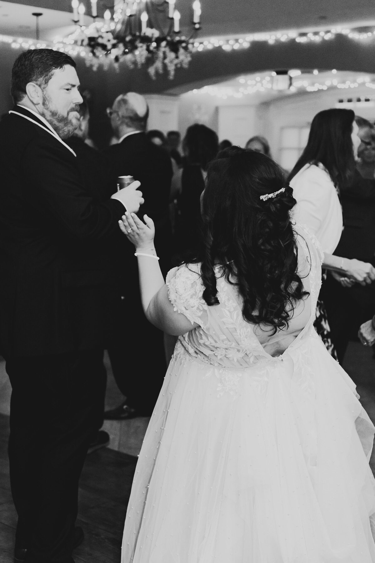natural and fun wedding photography in loudon county