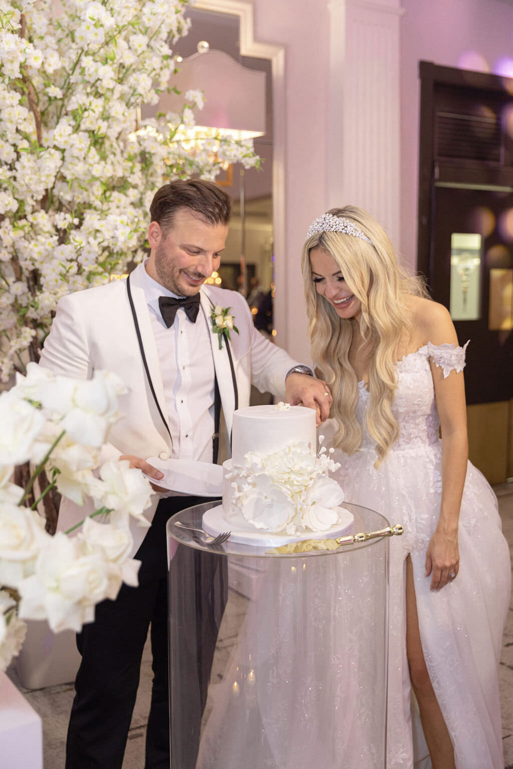 Cathédrale Marie-Reine-du-Monde Wedding_montreal best wedding photographer | luxury moment photography-9991