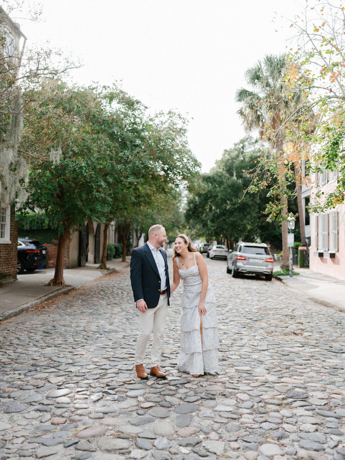 downtown-charleston-engagement-session-meg-andrew-035