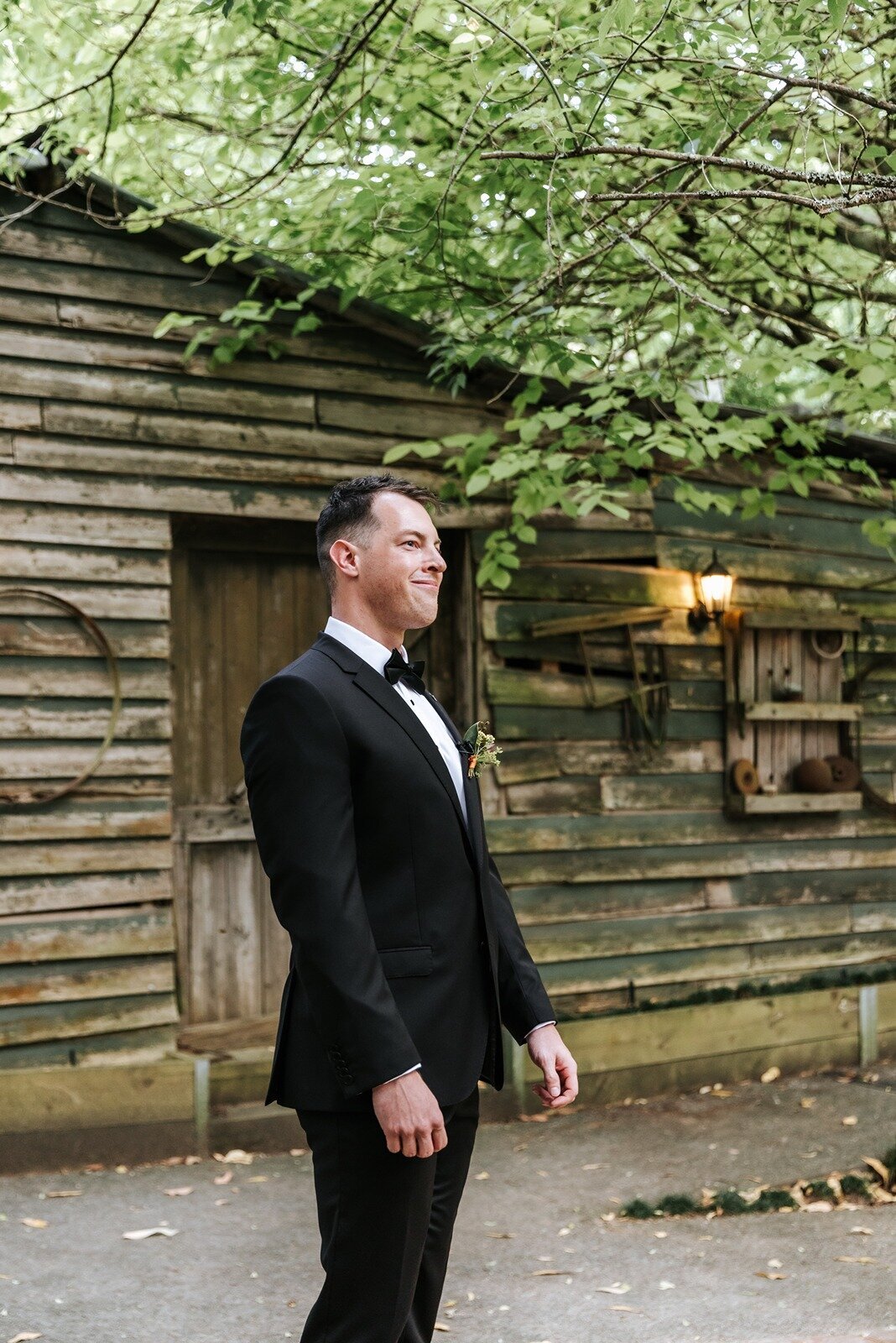 Elope-styled-micro-wedding-melbourne-the-log-cabin-ranch13
