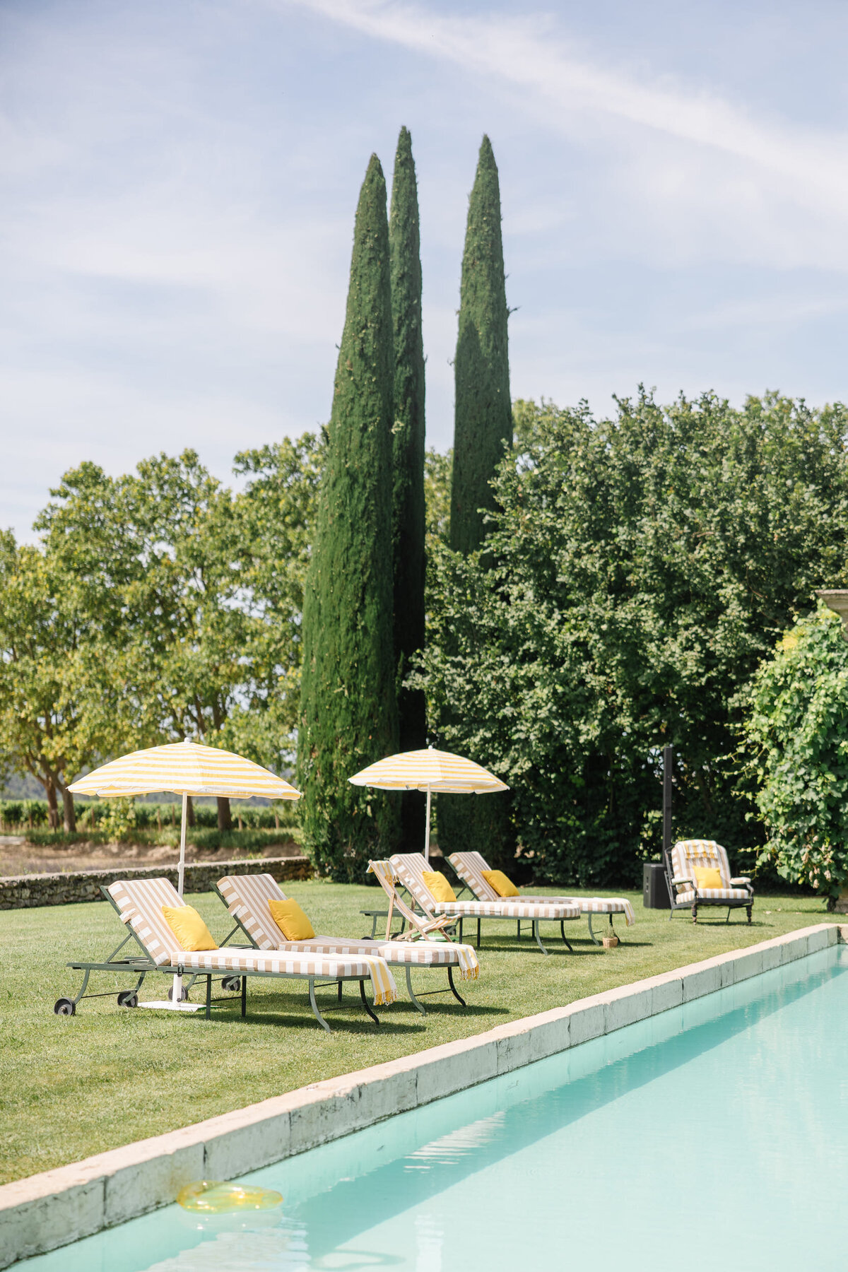 Yellow-stripes-pool-party