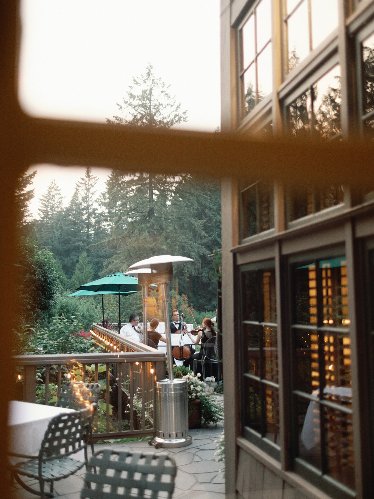 portland-racquet-club-wedding-photos-by-the-tenneys-in-oregon-28