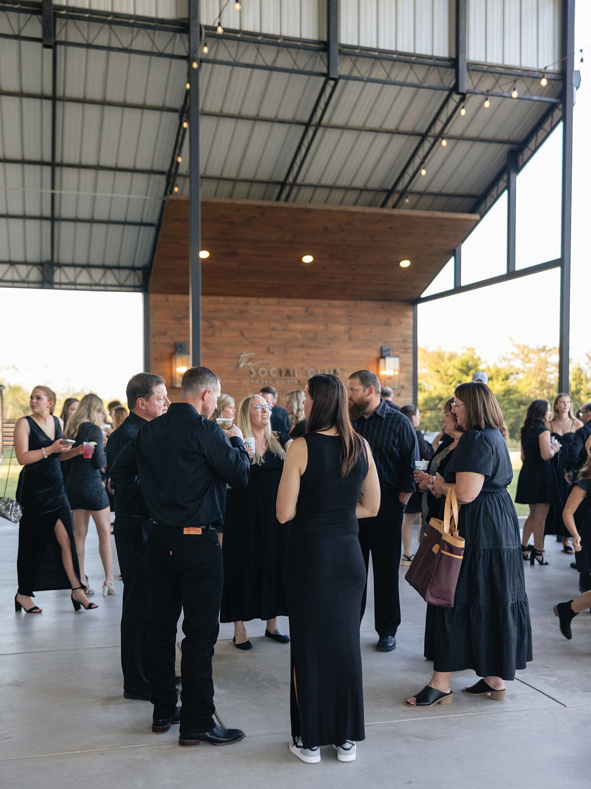 2025-10-11_DykesWeddingPreviews_MollyMurphyPhotography-68