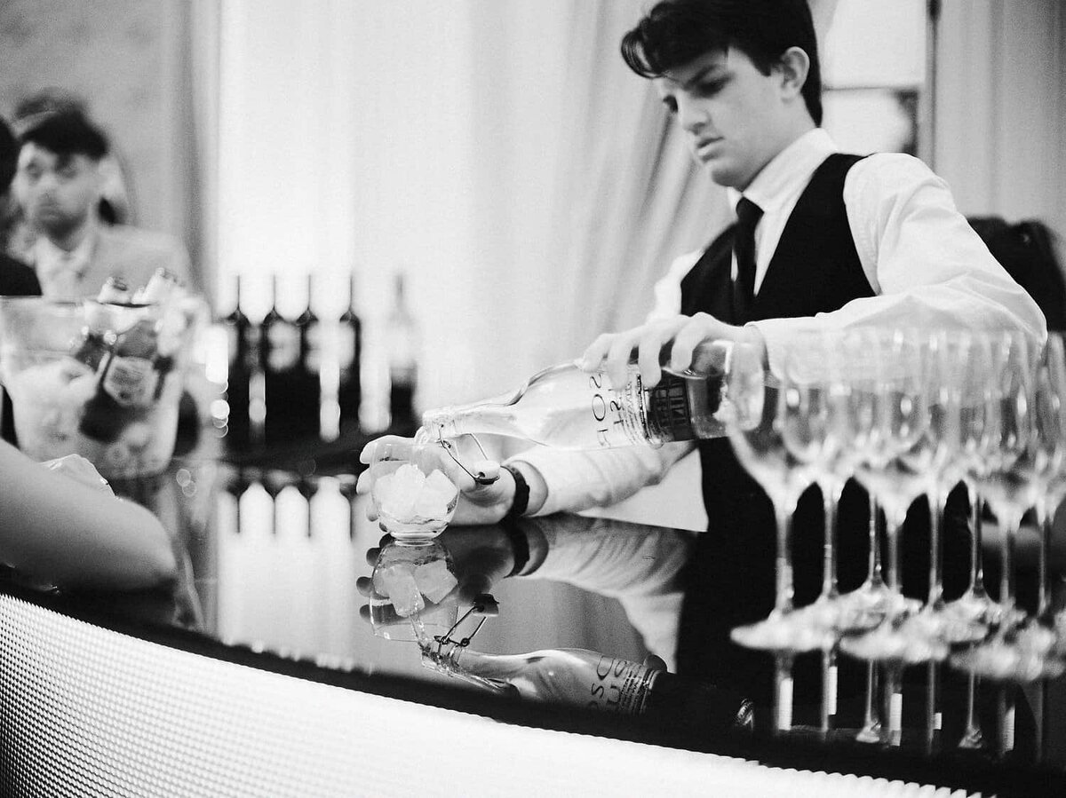 London-wedding-Hedsor-house-bar-by-Julia-Kaptelova-Photography-289