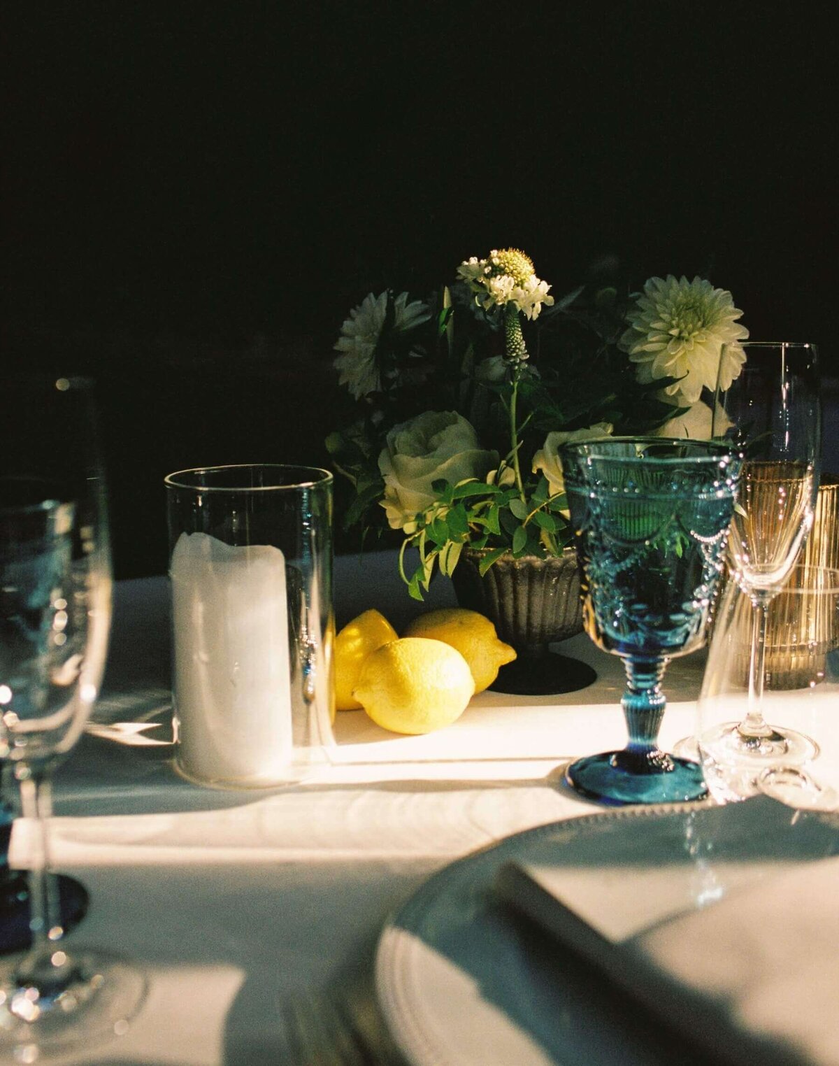 candlelit-dinner-lemon-tablescape-film-style