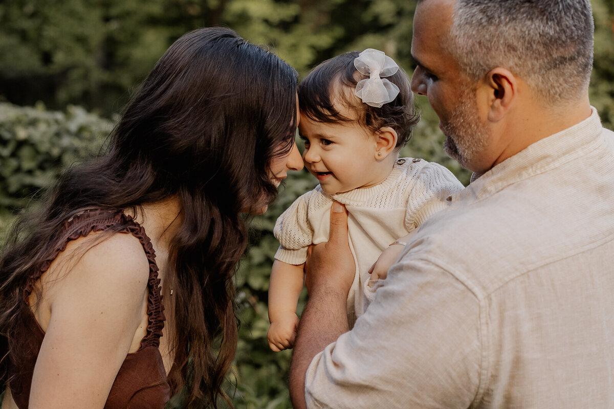 family photoshoot at cross estate gardens nj