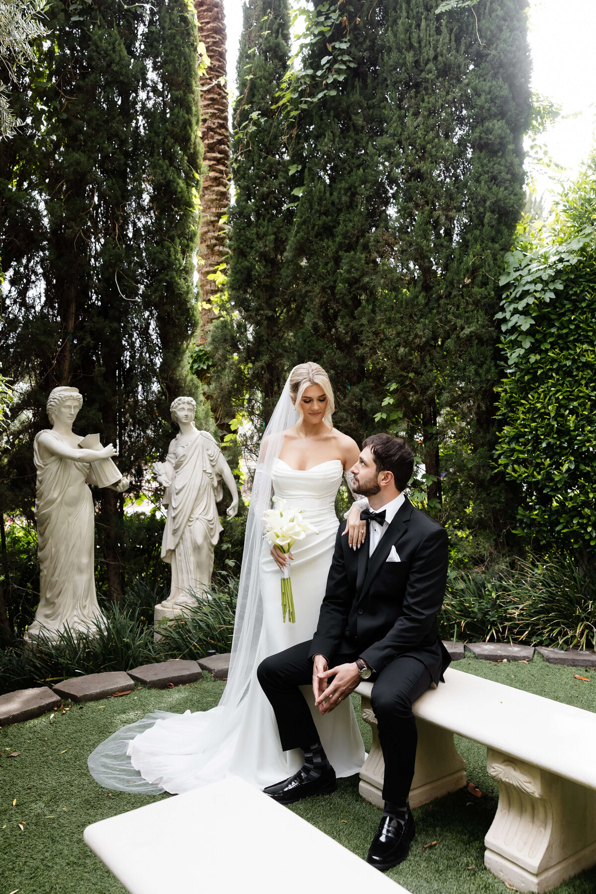 44_riskyexposure_maddie-noah_las-vegas-elopement-photography