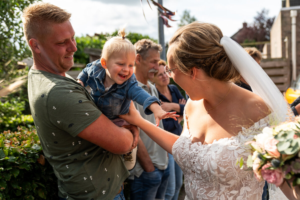 Trouwen in Twente, Twente, Westerhaar, Oost Nederland, liefde, echt, tijdloos, Bruiloft, trouwreportage, bruidsfotograaf, trouwfotograaf, rust, Twenterand, De fotograaf van Twente, Schipper, Juliantien, Juliantien fotografie