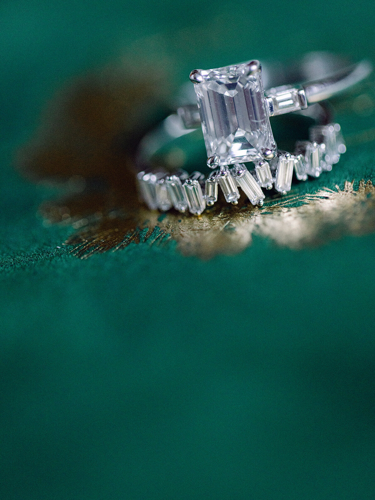 E&B WED  23_ 12