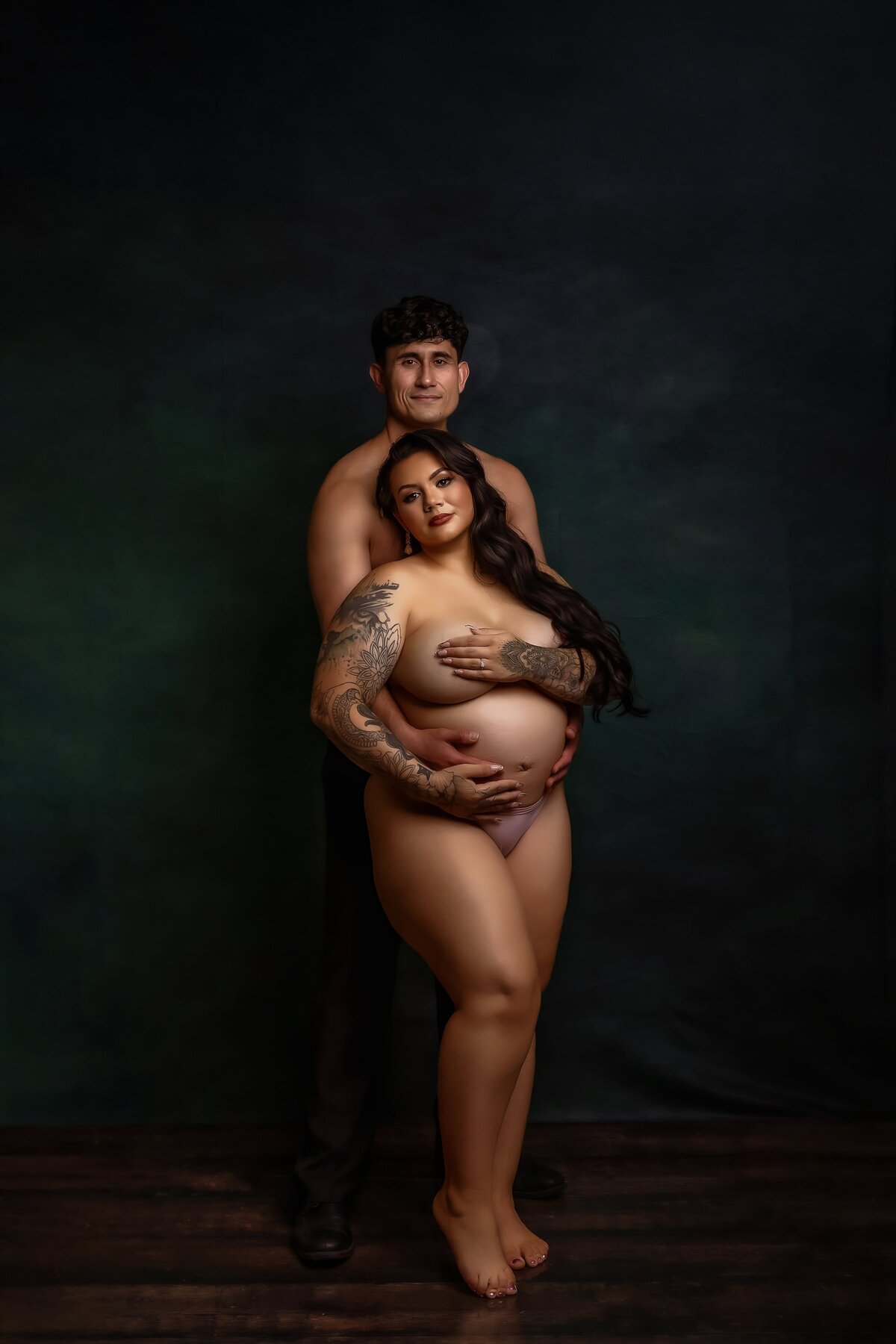 nude maternity couple