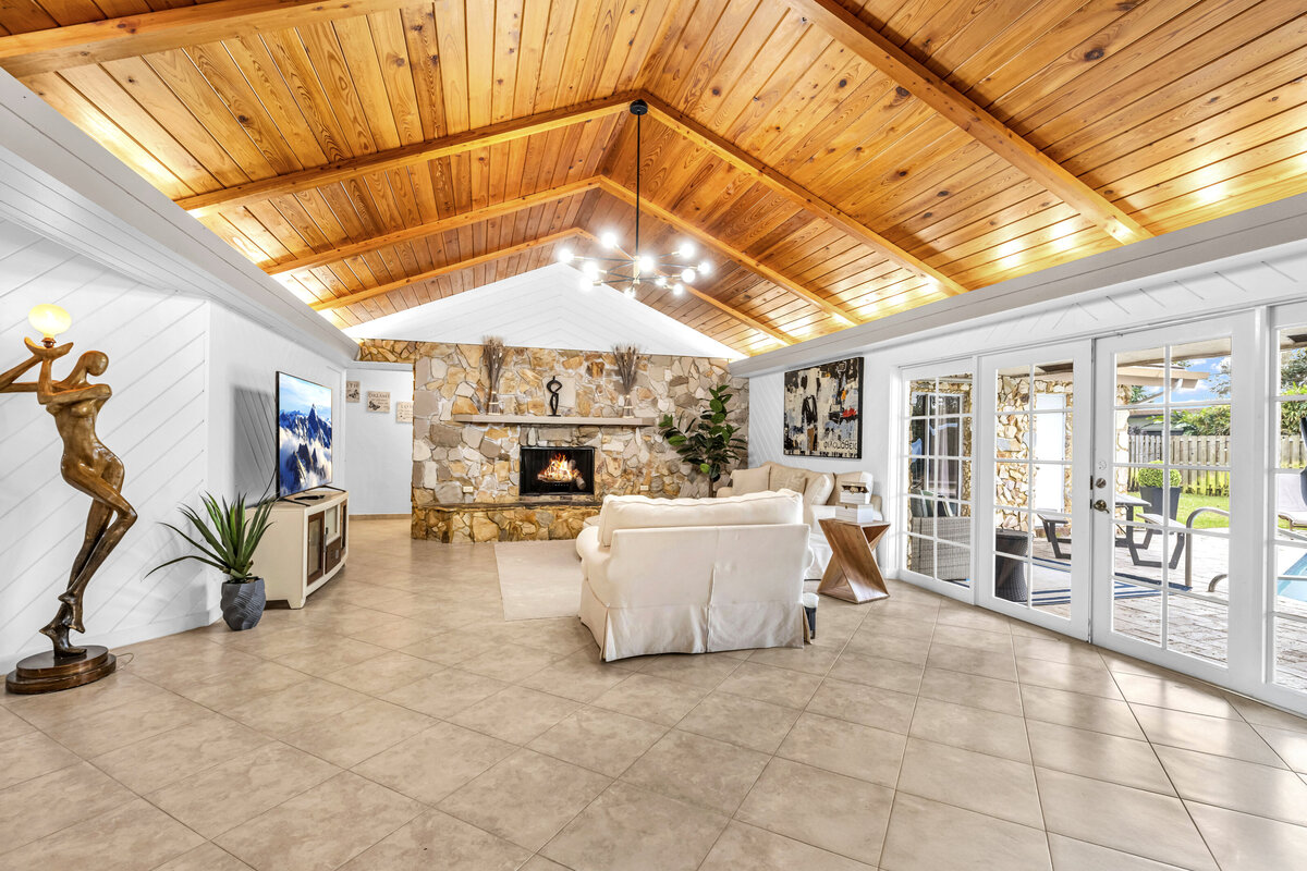 Living Room (5)