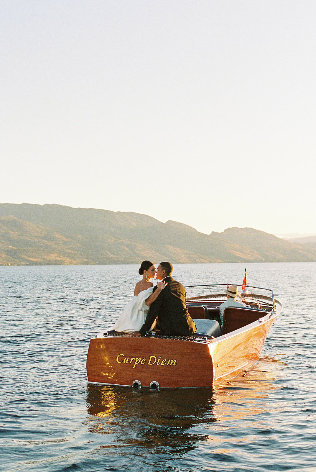 minted-photography-okanagan-kelowna-destination-wedding-photographer-wedding-château-okanagan-81