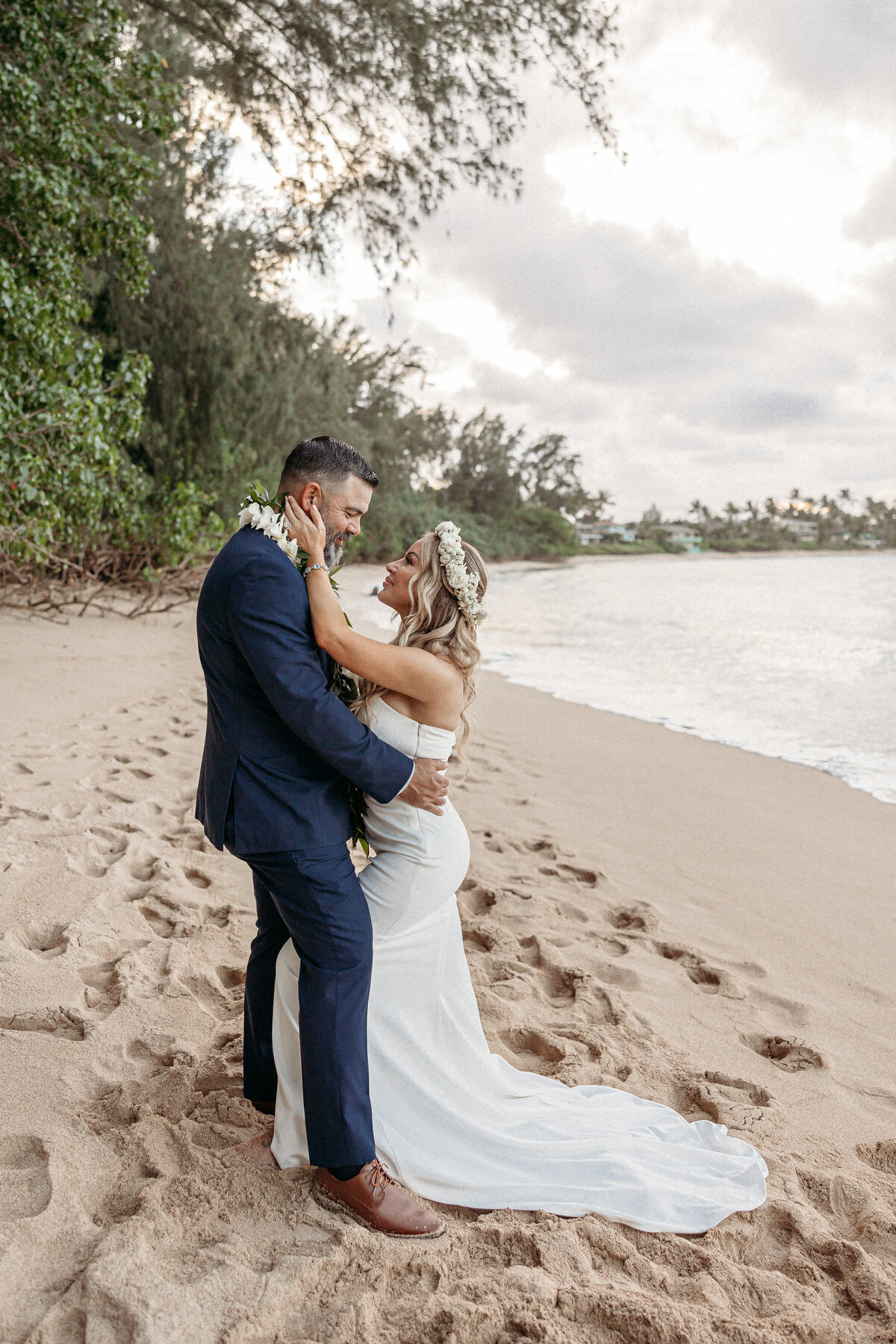 kawela-beach-elopement-20