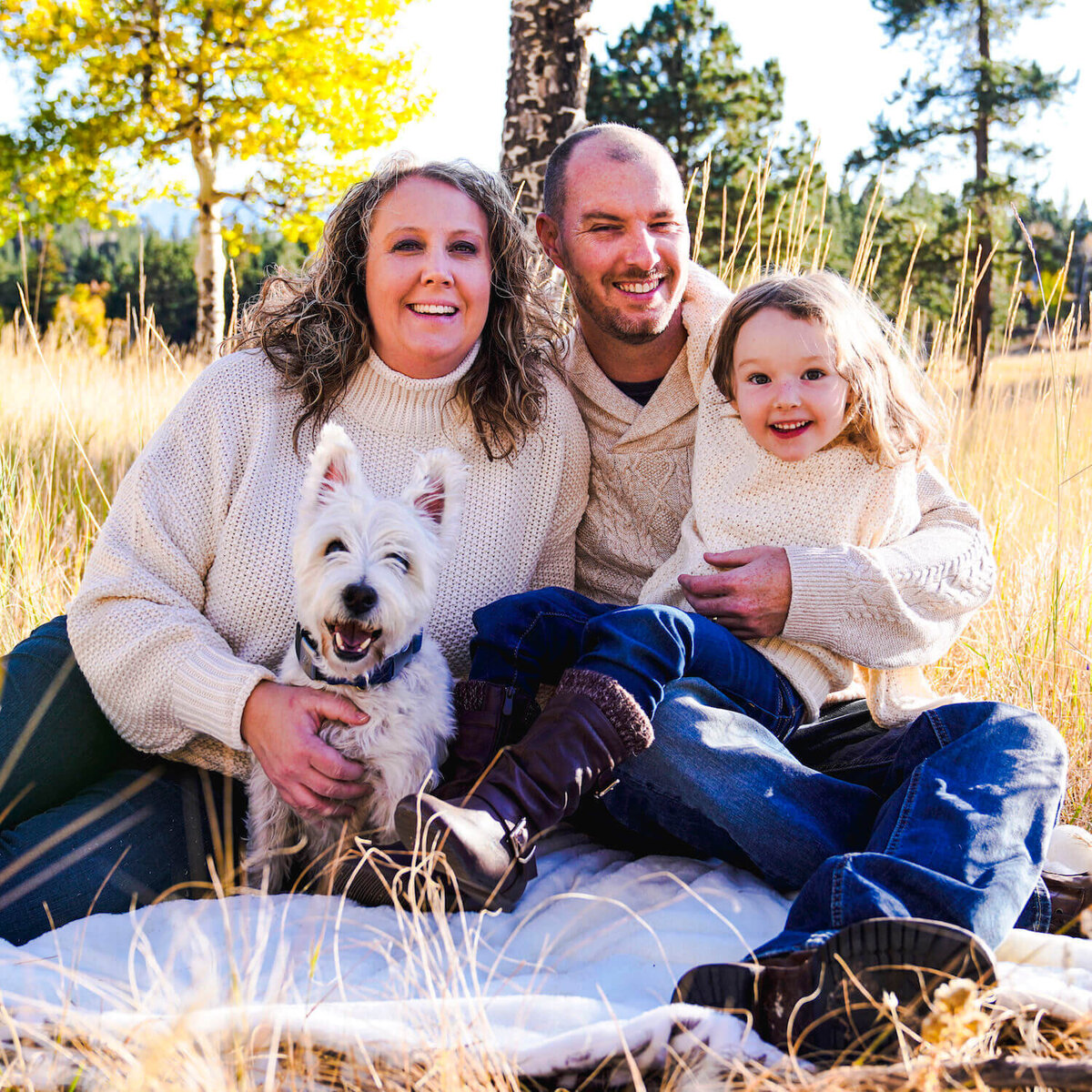 denver family photography - family having picnic
