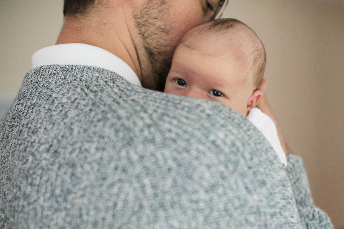 candid-natural-boston-newborn-family-photographer-zev-fisher-052