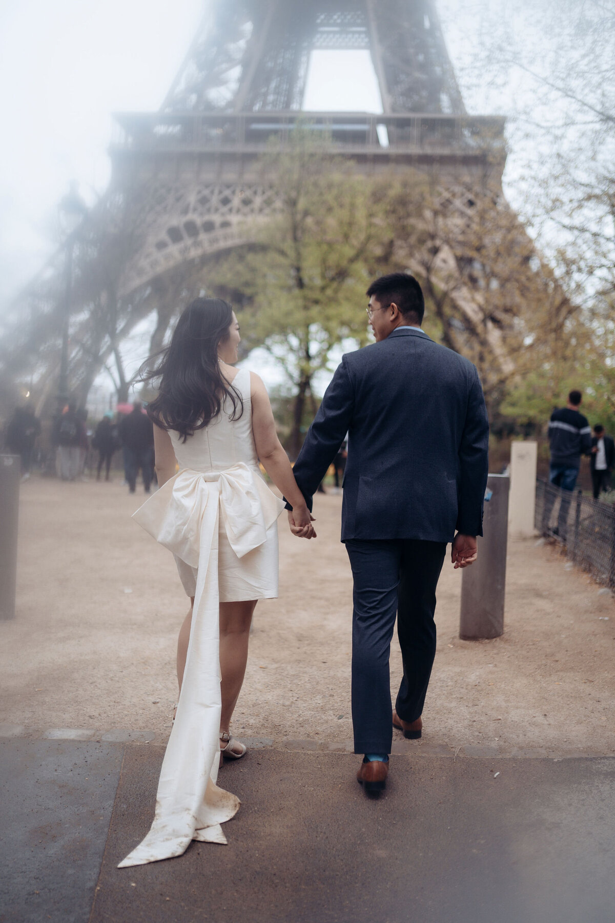 106-Paris-Engagement-Cinematic-Romance-travel-Editorial-Luxury-Fine-Art-Lisa-Vigliotta-Photography