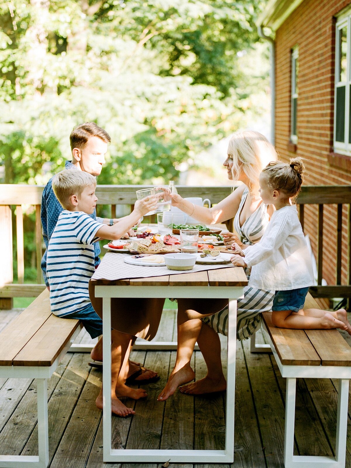 backyard-summer-family-photos-amy-nicole-photography-0026