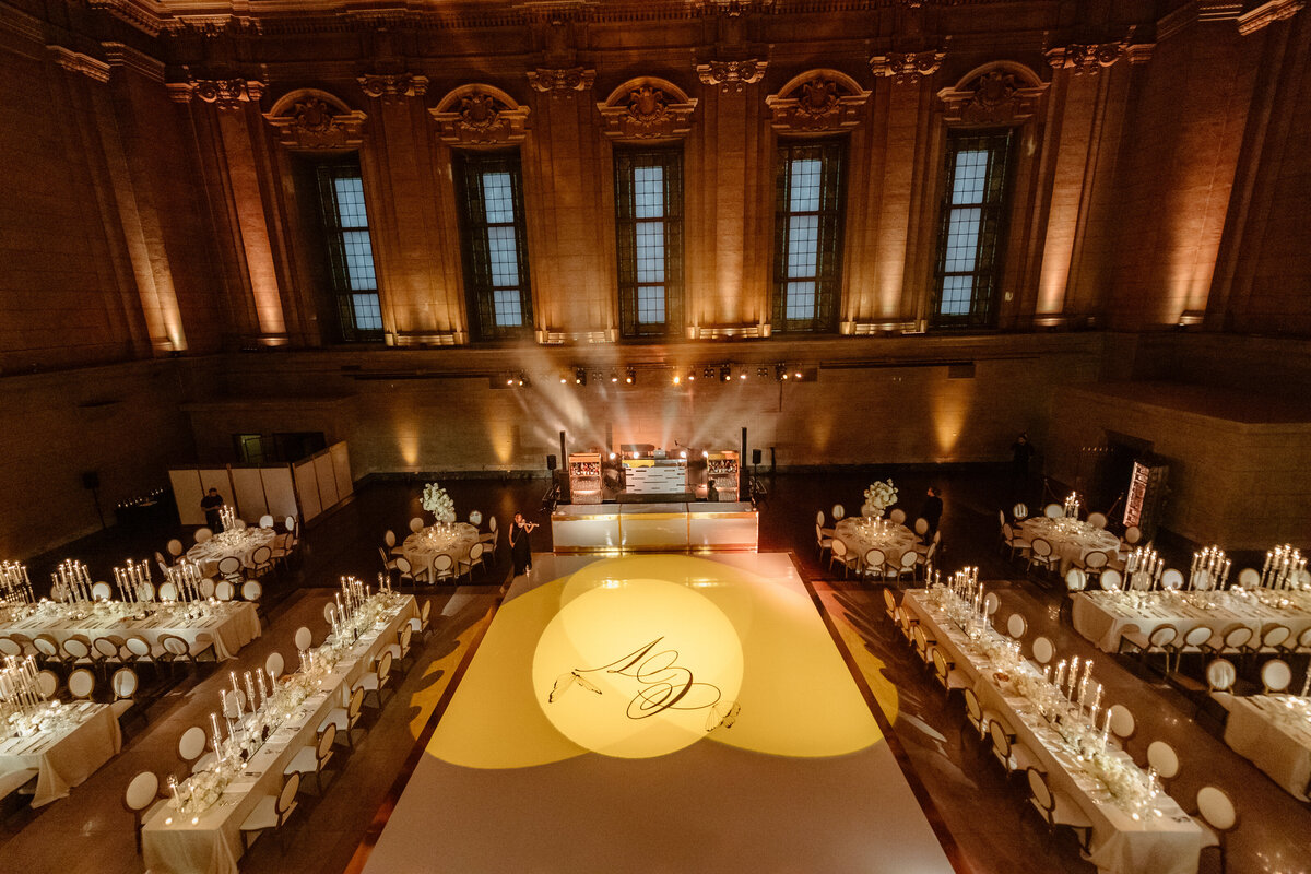 Theate-Saint-James-Wedding-Luxury-WeddingPlanner-Montreal-CoolsEvents - montreal wedding planner