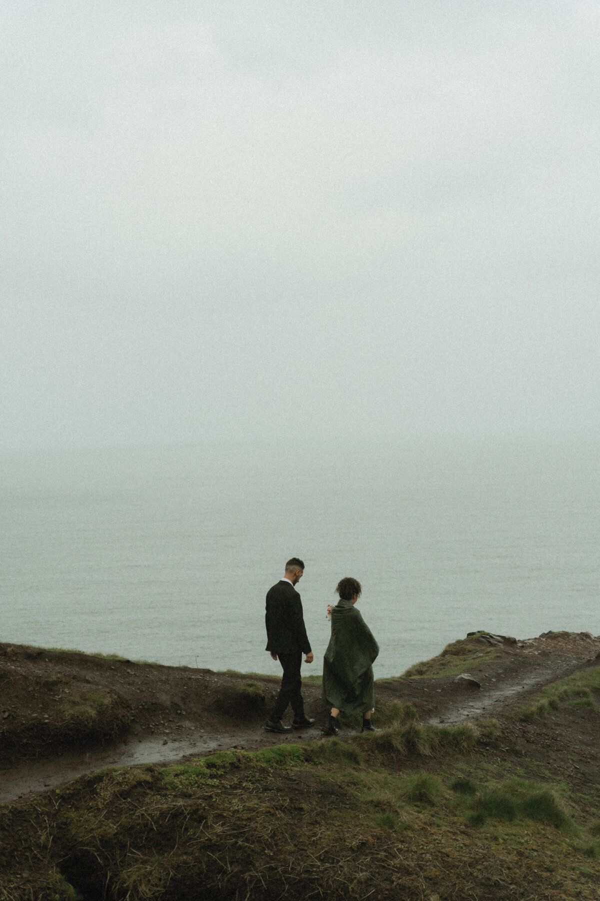 elopement oregon cliff - lizarrietaphotography-88