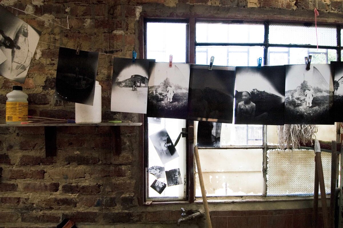 A makeshift darkroom in Columbia is part of a local arts organization.