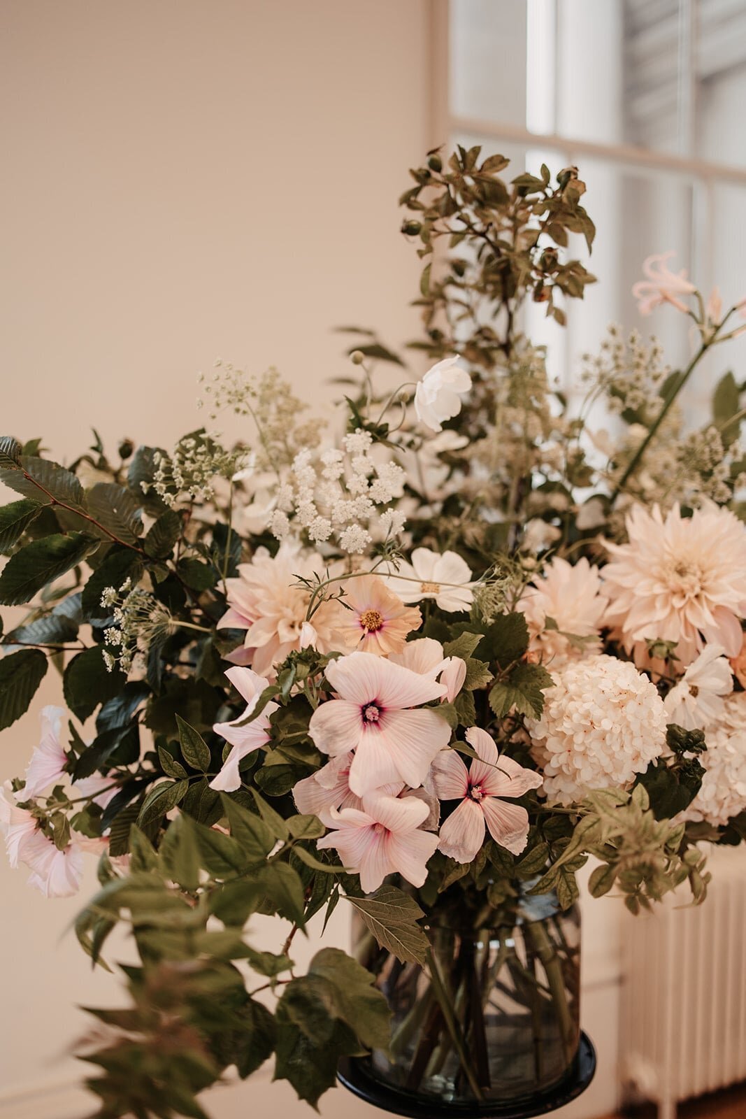 blush-wedding-floral-arrangement