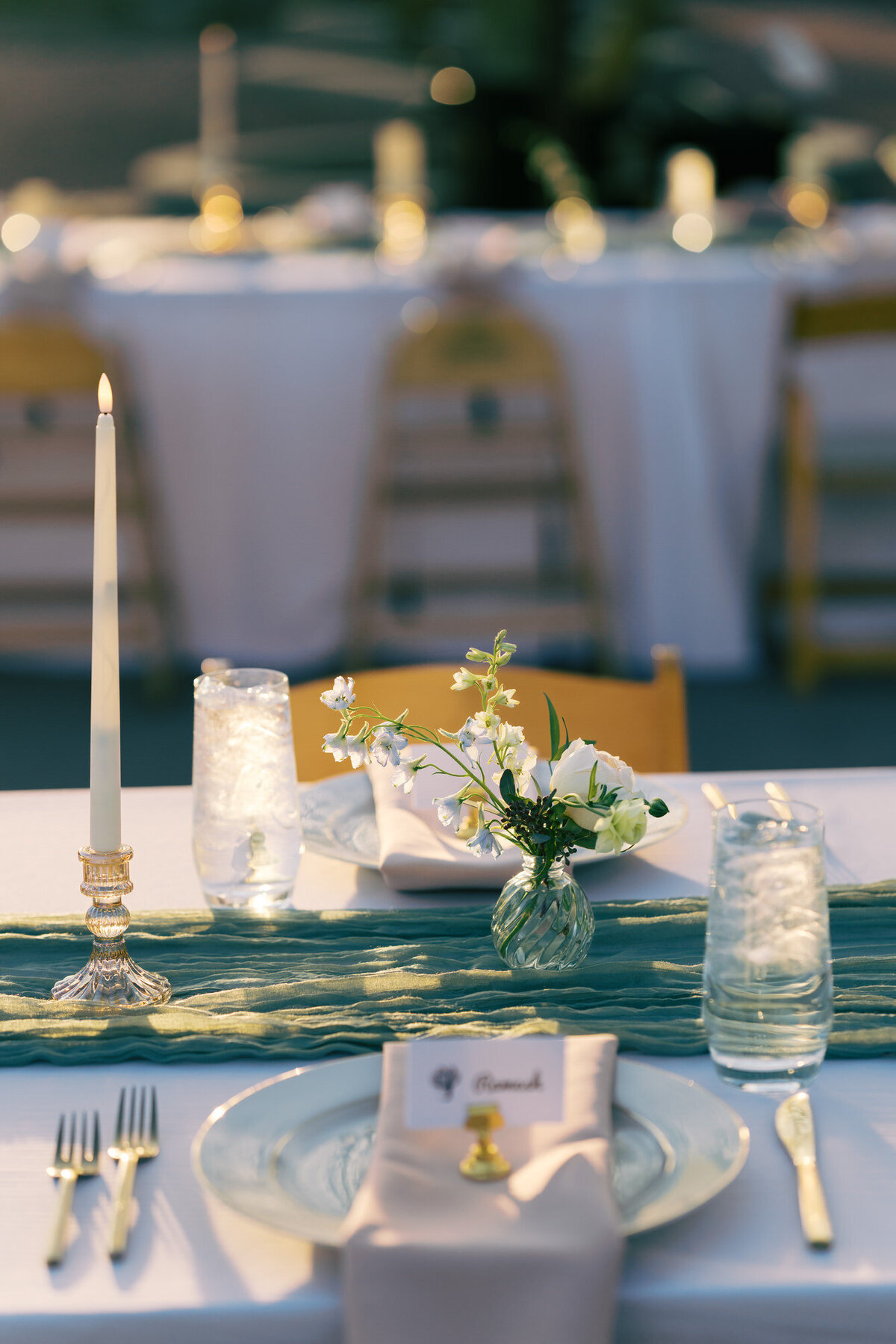 desert-botanical-garden-micro-wedding-table-flowers