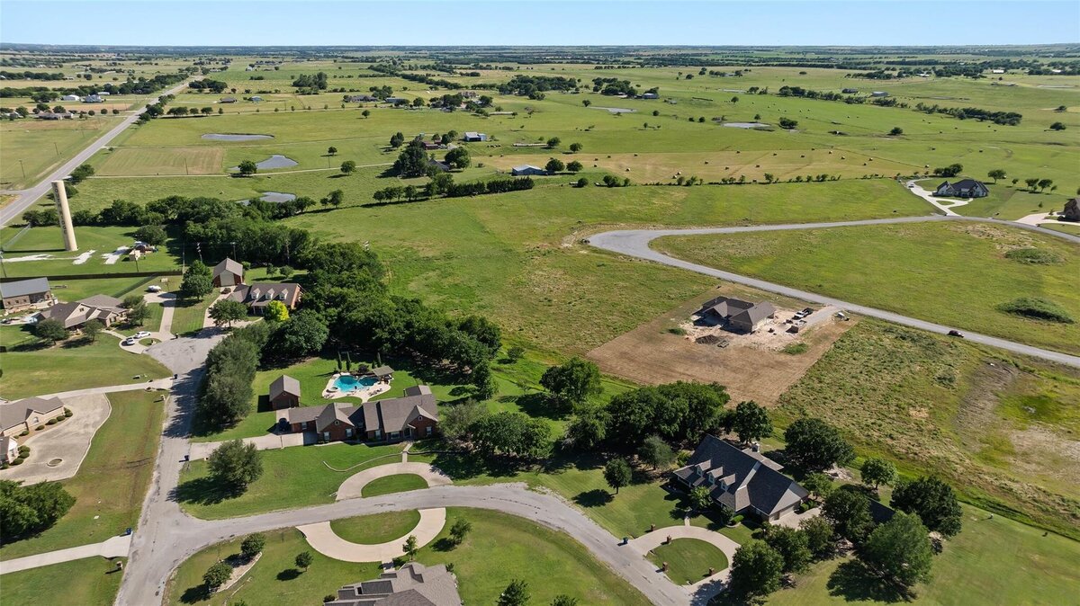 Wide-open homesite in peaceful country setting