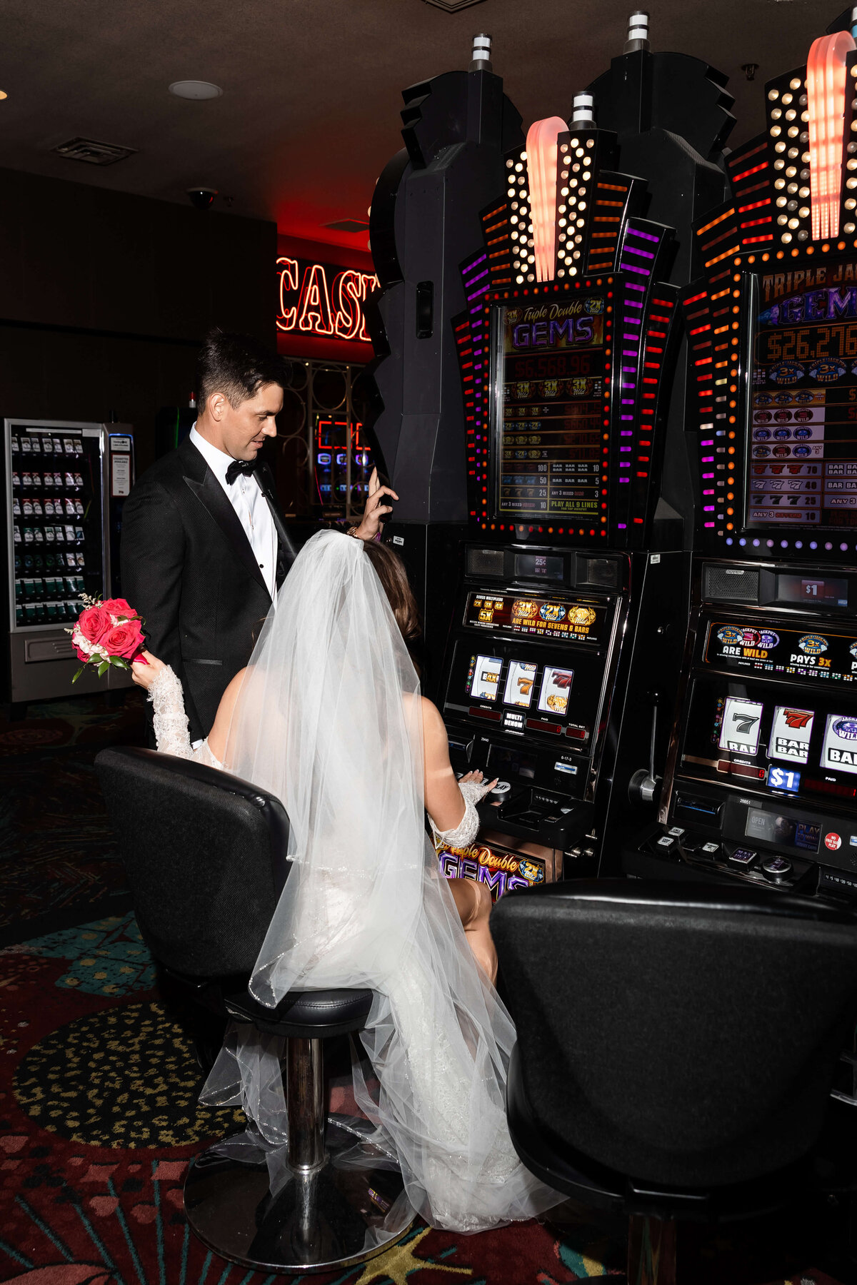 83riskyexposure_alexis-tyler_las-vegas-elopement-photography