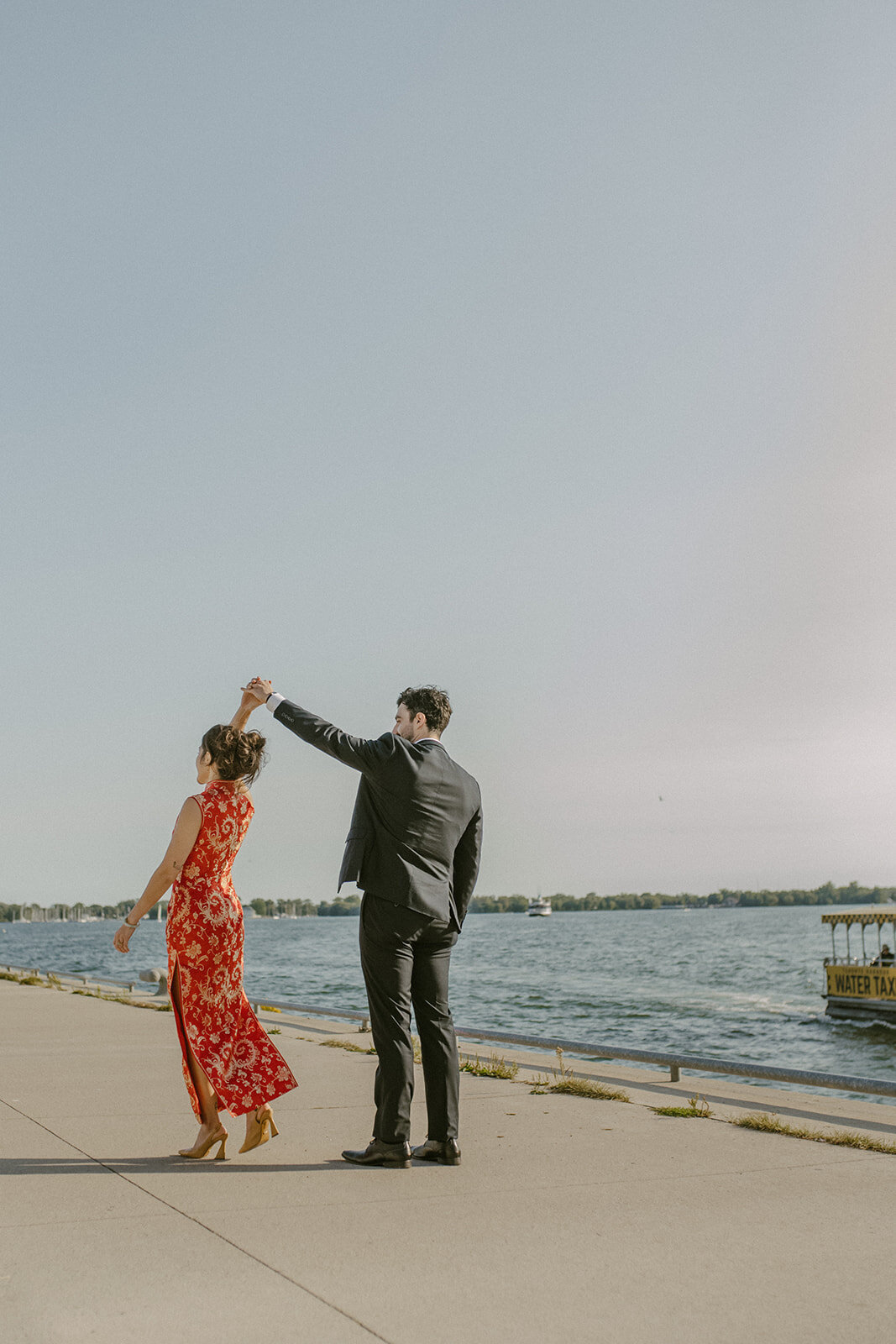 toronto-city-elopement-city-hall-ttc-subway-sugar-beach-fun-romantic-sumer-wedding-2806