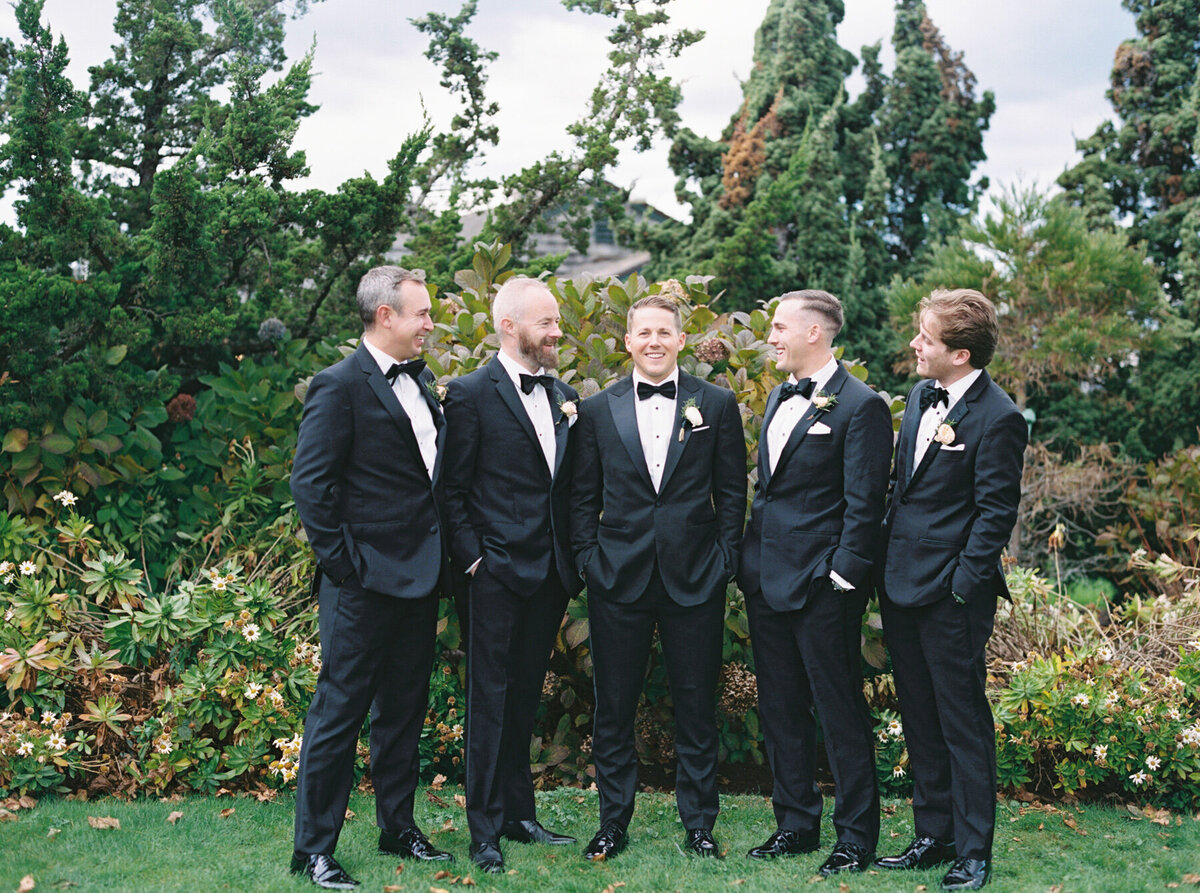 Emily March Photography Wilmington, North Carolina and Destination Wedding Engagement Photographer Heirloom Photography for Memorable Gatherings Light Airy Sentimental Imagery Images Weddings_Castle Hill Inn Wedding - 035