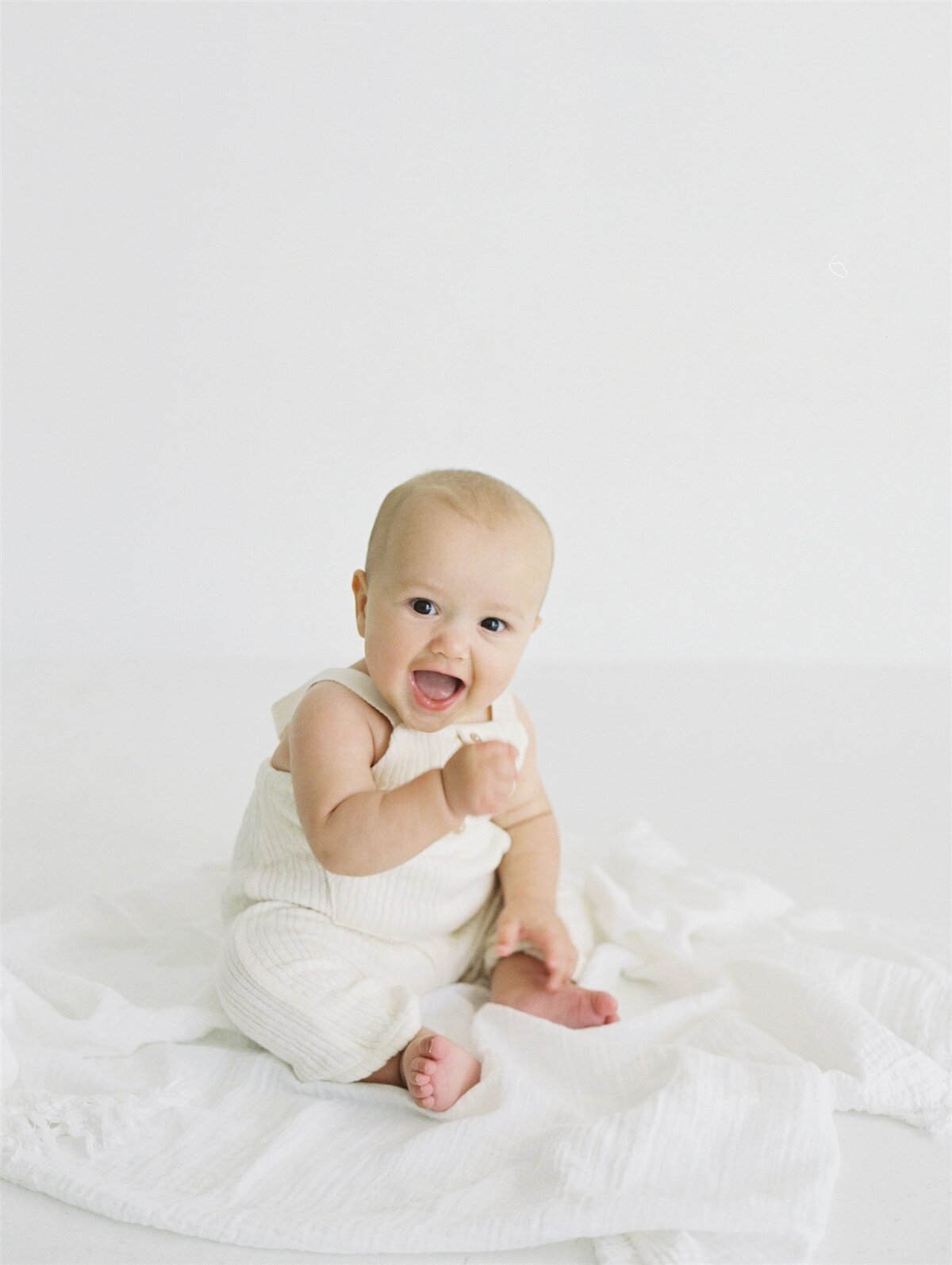 Michelle-Popp-Photography River 6 Month Milestone-33