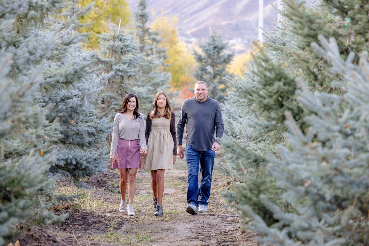 Utah-County-UT-Christmas-Tree-Farm-Mini-Session-Magnolia-and-Grace-Photography-Co-ChelseaL-# (1)-15