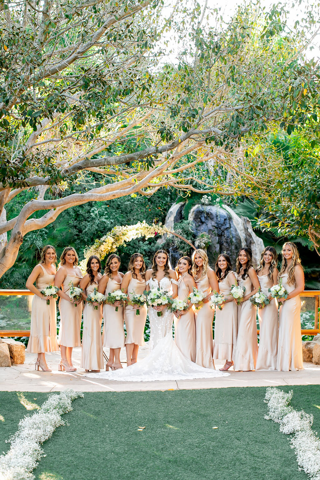 bridesmaids-photos-botanica-oceanside-california-wedding-photographer-sarah-block-
