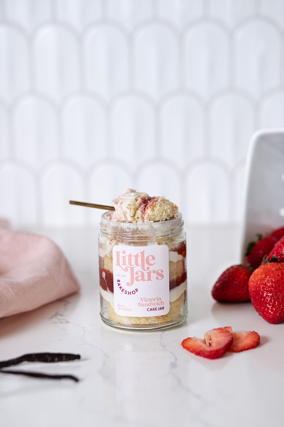 Victoria-Sandwich-Cake-Jar-4