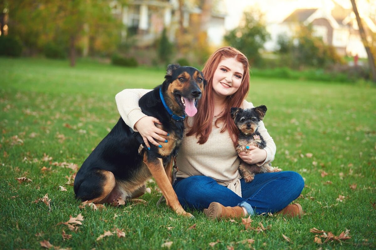 Senior Picture Photographer Captures Joyful Teen with Beloved Dogs Outdoors-03