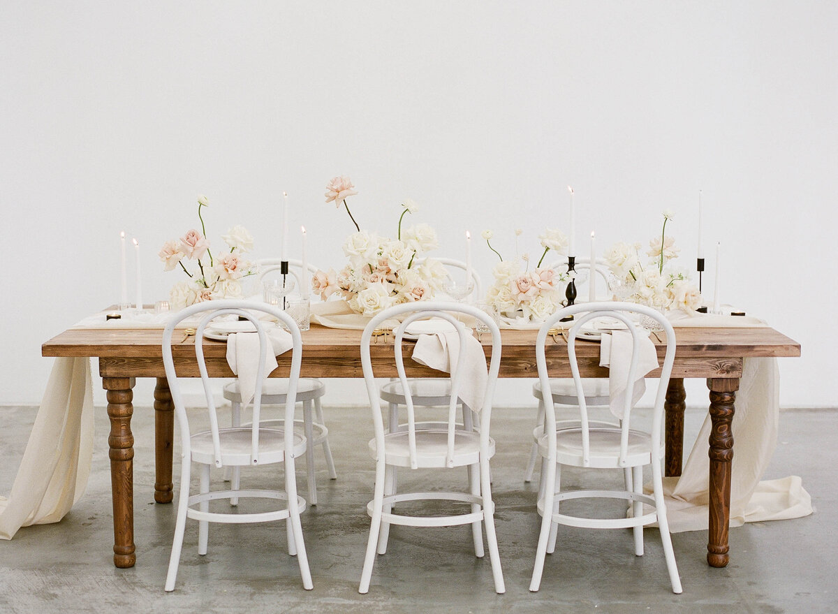 minimalist wedding reception setup