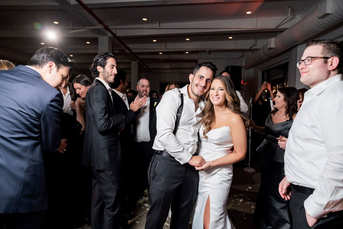 emma-cleary-new-york-nyc-wedding-photographer-videographer-venue-the-bordone-lic-16