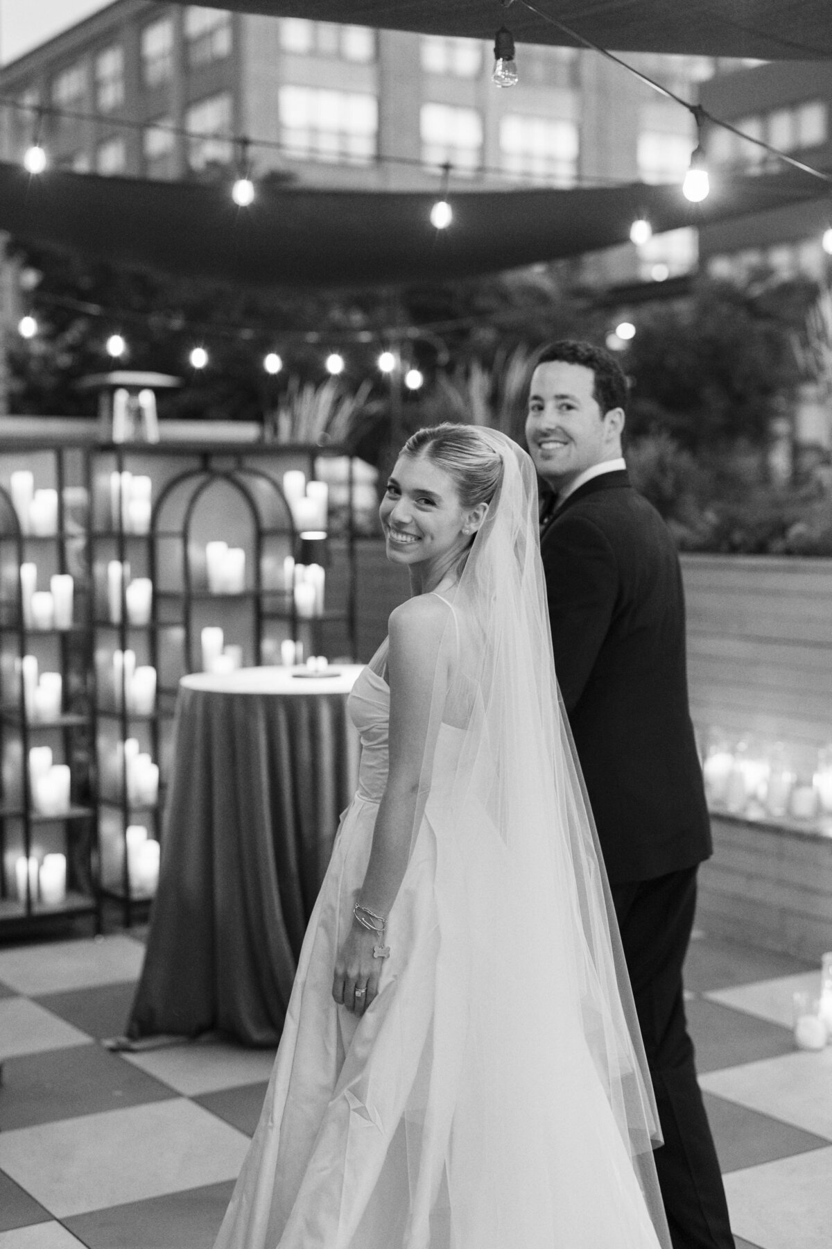 chicago-film-wedding-photographer-bixi-beer-76