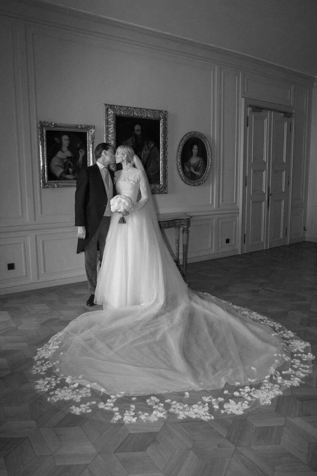 Flora_And_Grace_Munich_Editorial_Wedding_Photographer (157 von 424)